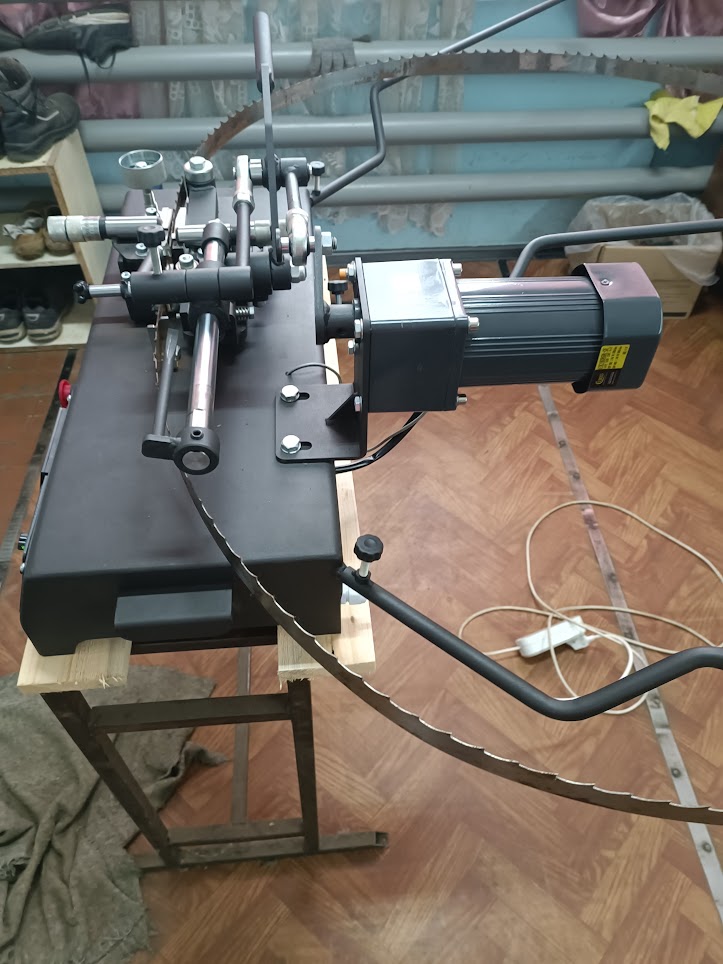 фото Разводной станок для ленточных пил «RVN-AUTO» 