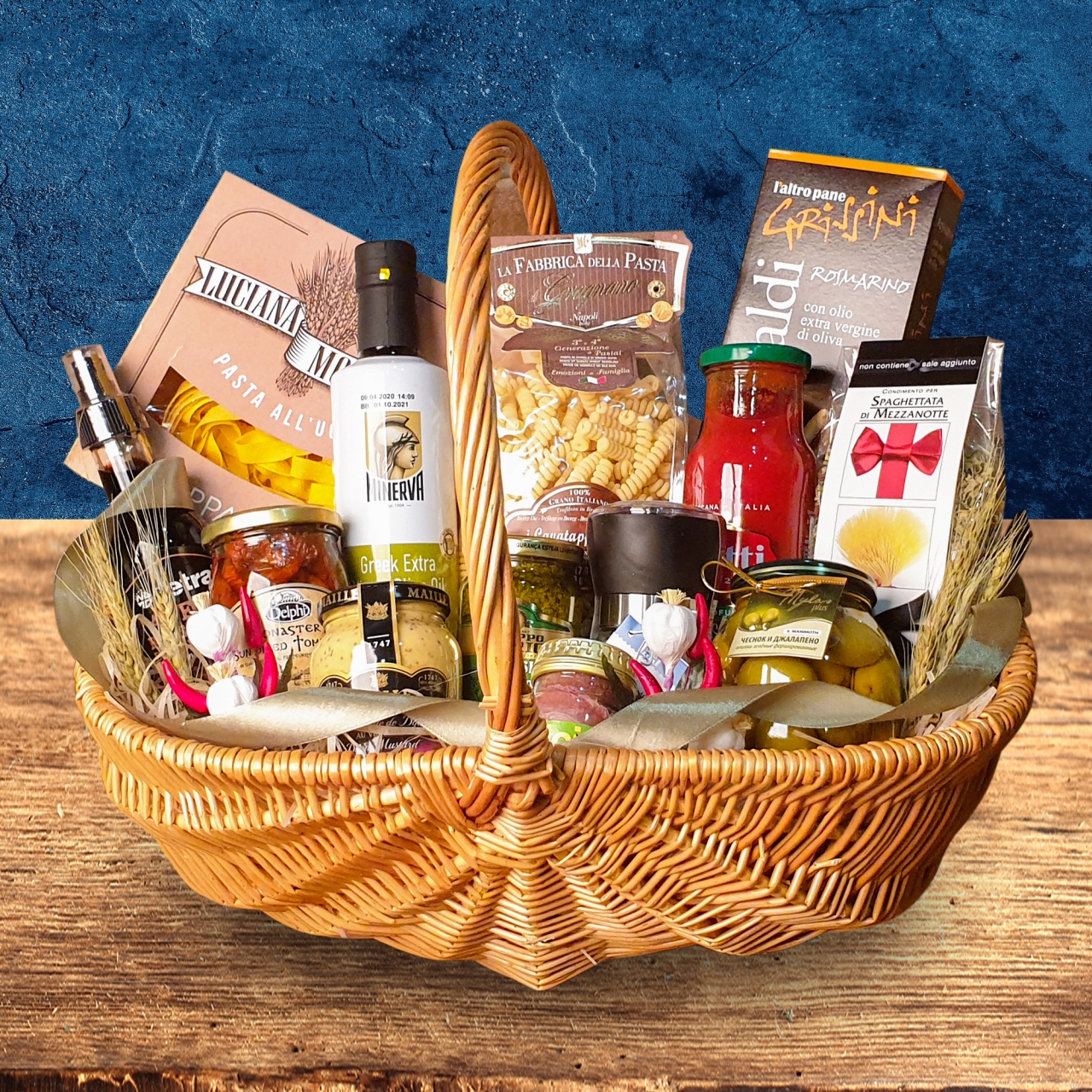 //cdn.optipic.io/site-100914/catalog/gastronomicheskie_korziny/nabor_podarochnyy_sredizemnomorskiy/Набор подарочный «Средиземноморская».jpg