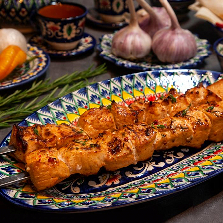 Шашлык из кур. грудки на мангале 1 кг.