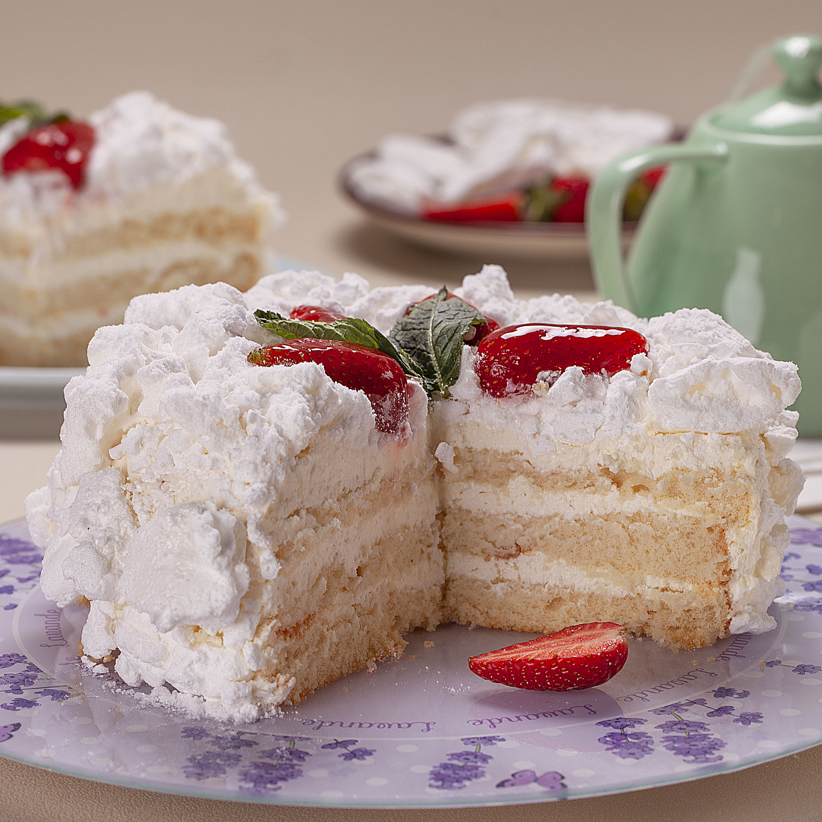 Торт ИТАЛЬЯНСКИЙ С КЛУБНИКОЙ, вес.