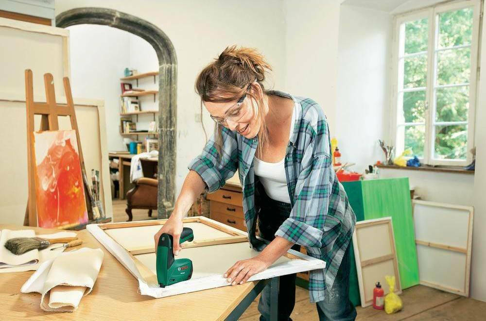 NAIL AND STAPLE GUNS BOSCH CORDLESS NAILER 3.6V PTK3.6LI