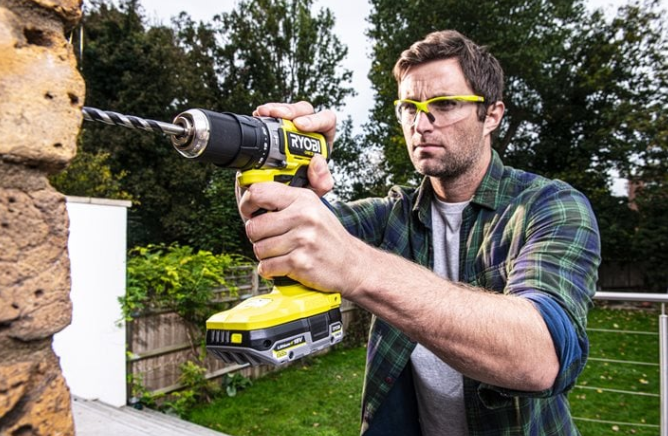 CORDLESS DRILLS RYOBI ONE 18V BRUSHLESS CORDLESS PERCUSSION HAMMER DRILL DRIVER WITH BATTERIES RPD18C 220S