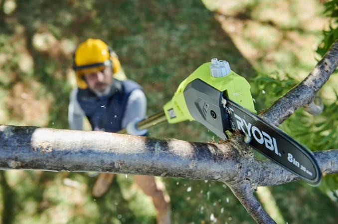 BATTERY CHAINSAWS RYOBI ONE CORDLESS POLE SAW STARTER KIT 20CM WITH 18V BATTERY 2.0AH AND CHARGER RPP182020C