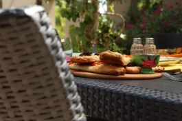 KETER QUARTET TABLE RESIN GRAPHITE KETER QUARTET ΤΡΑΠΕΖΙ ΕΞΩΤΕΡΙΚΟΥ ΧΩΡΟΥ ΑΠΟ ΡΗΤΙΝΗ ΣΕ ΧΡΩΜΑ ΓΡΑΦΙΤΗ