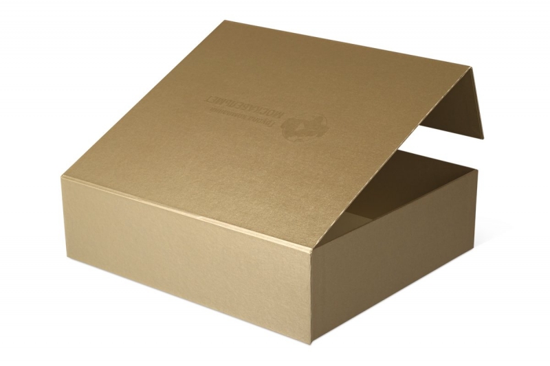 Коробка с логотипом бренда женской одежды заказать в Packink