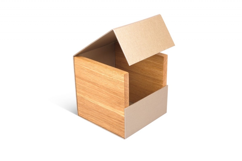 производство подарочных коробок с деревянными вставками
