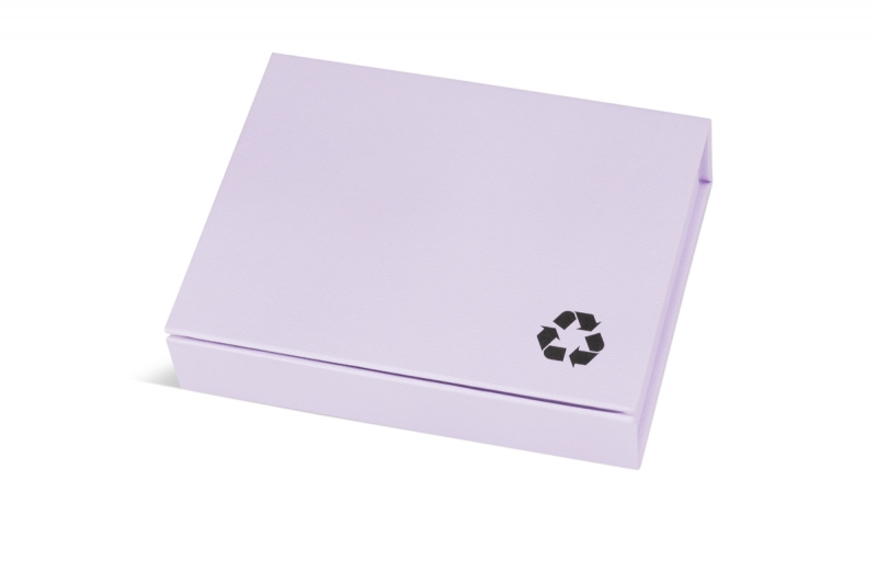 кашированная дизайнерской бумагой коробка для флешки
