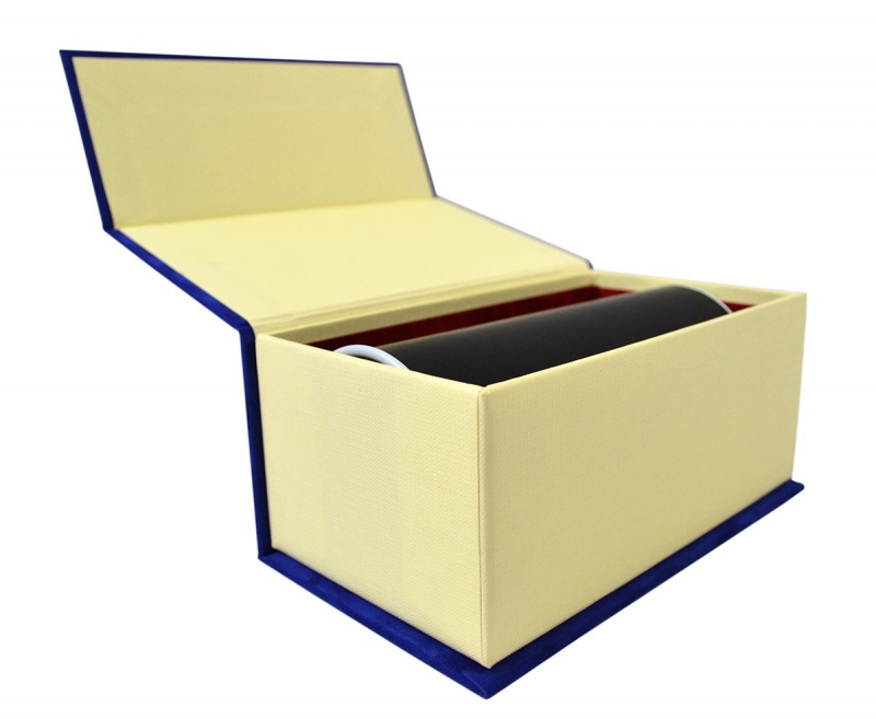 Подарочные коробки из дизайнерских материалов на заказ