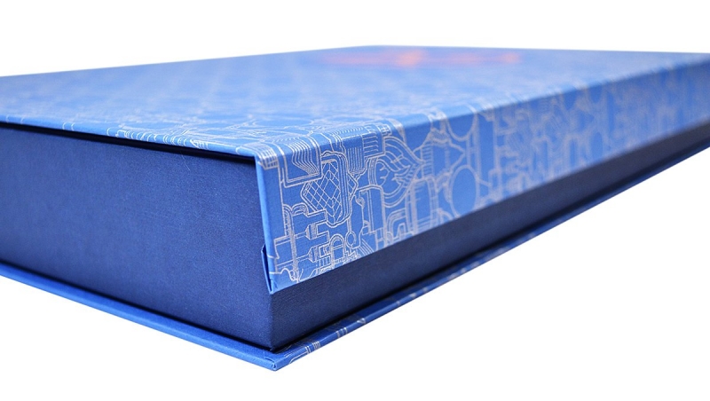 Заказать коробку для книги из дизайнерских материалов