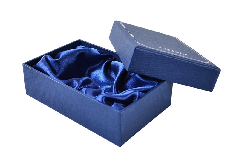 Кашированная коробка крышка-дно с атласным ложементом