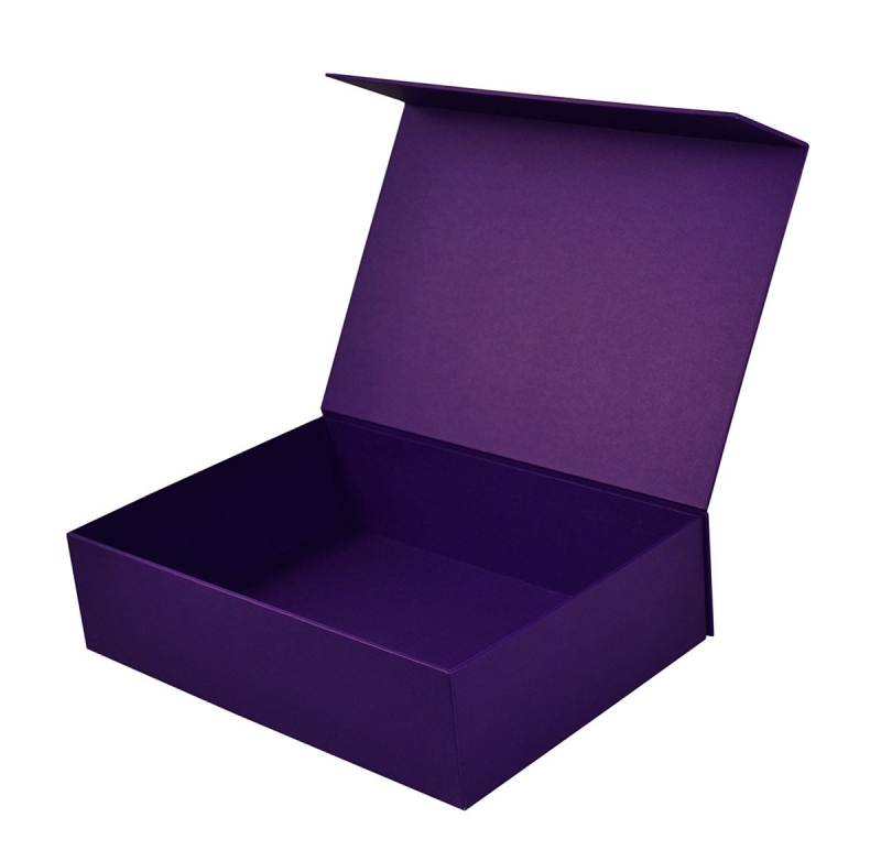 Подарочная коробка с тиснением