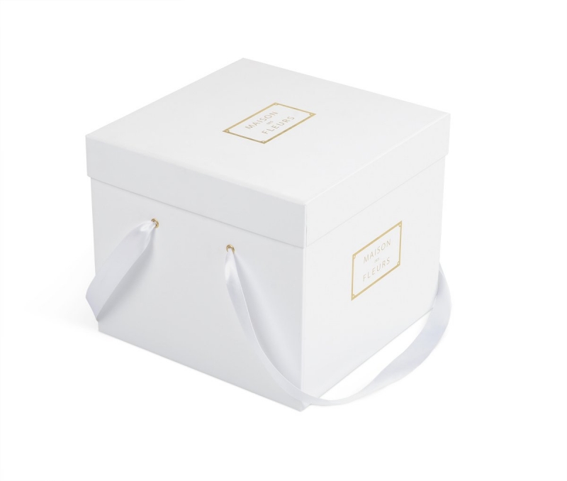 Подарочная коробка из переплетного картона с тиснением