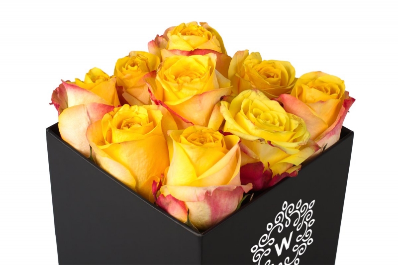коробка подарочная с цветами