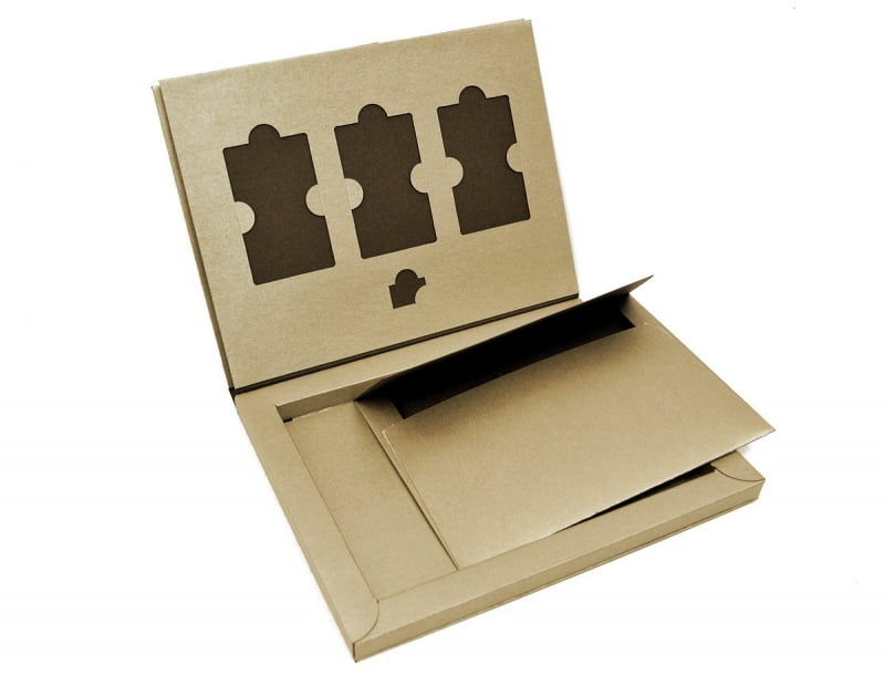 Эксклюзивная упаковка-книжка для 4х пластиковых карт, SIM-карты и буклета