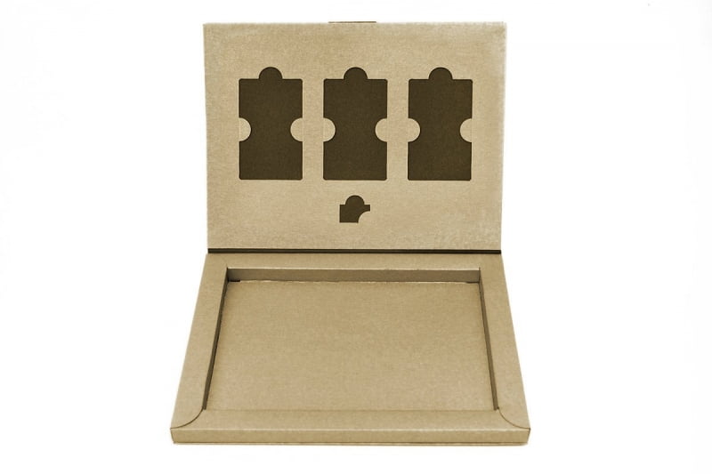 Индивидуальная упаковка-книжка для 4х пластиковых карт