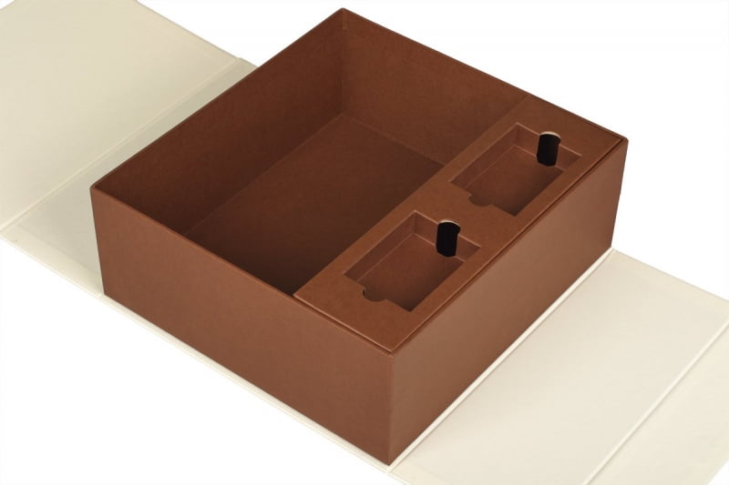 коробки для корпоративных подарков с ложементом и лентами