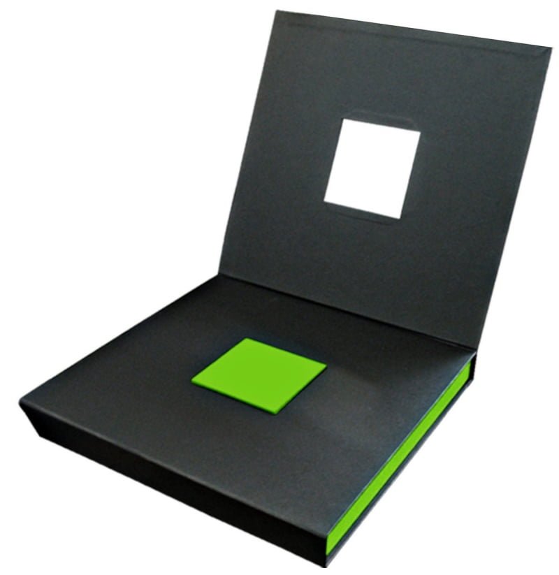 Коробка с флокированным ложементом под сувенирный комплект
