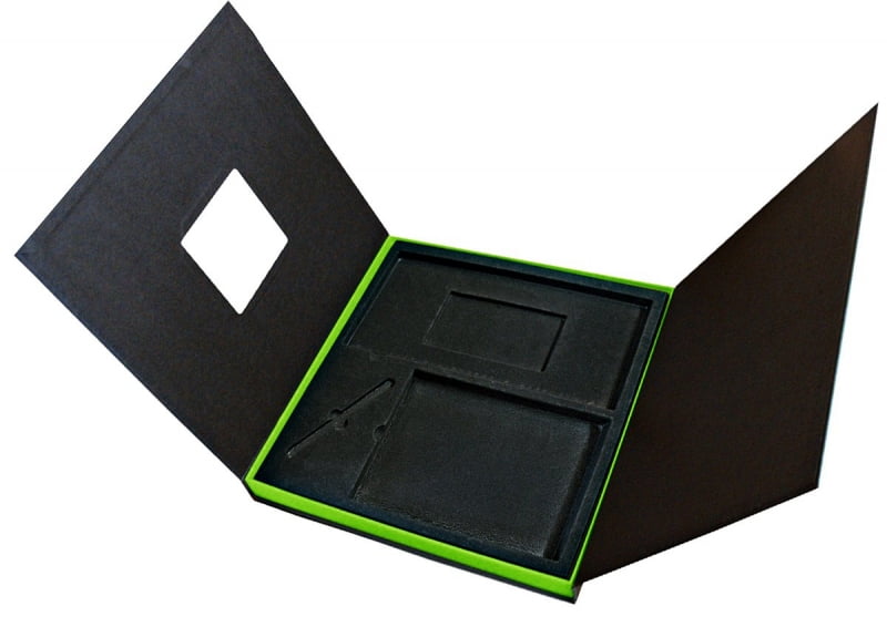 Коробка с флокированным ложементом под сувенирный комплект