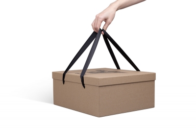 Объемная коробка под подарочный набор в Москве – производство на заказ