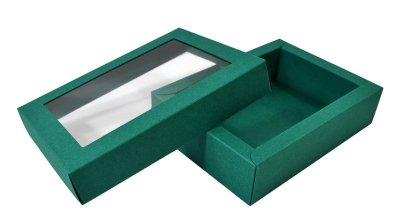 Производство коробок крышка-дно с пластиковым окошком в Москве – производство на заказ