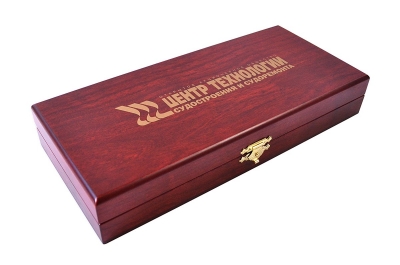 Коробка-шкатулка из дерева для фирменных сувениров в Москве – производство на заказ