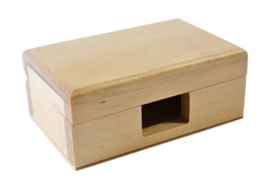 Коробка-шкатулка из дерева с декоративным отверстием в Москве – производство на заказ