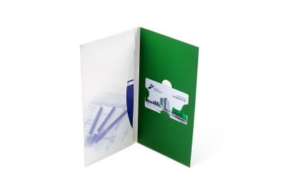 Картонная упаковка евроформата для пластиковой карты и буклета в Москве – производство на заказ