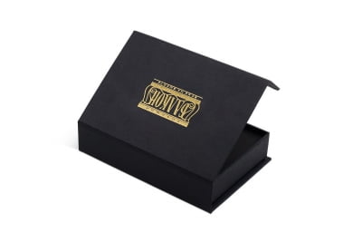 Кашированная коробка с клапаном на магните для подарочной карты в Москве – производство на заказ