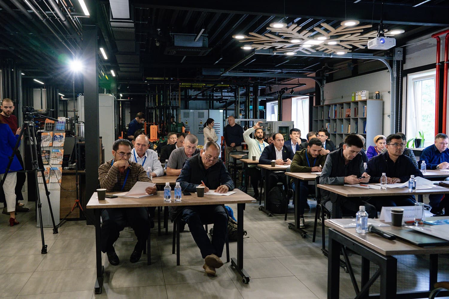 «КриоФрост» поделился опытом перехода на природные хладагенты с делегацией из Туркменистана