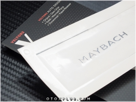 Mercedes MAYBACH Konsol Kokpit Torpido MAYBACH Logo Amblem