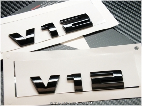 BMW Glossy Black / Parlak Siyah V12 Yan Logo Amblem Seti