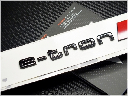 Audi e-tron S Bagaj Yazı e-tron S Logo Amblem