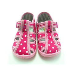 Detské textilné sandálky ružové s bielymi bodkami, s ortopedickou stielkou, zapínanie na  pracku