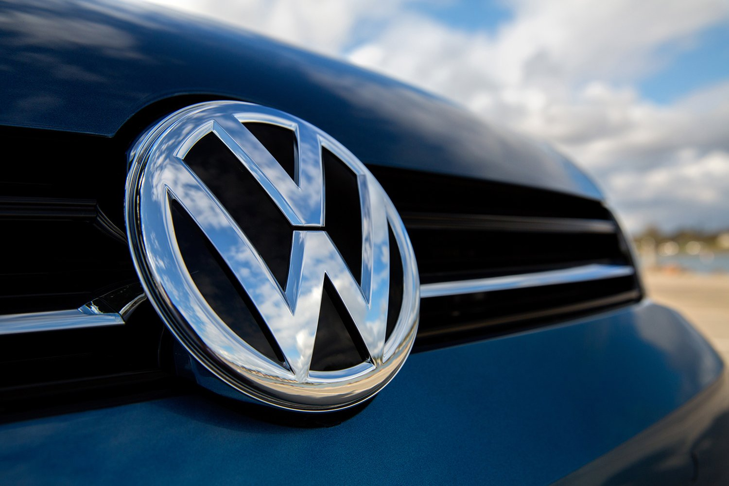 Стартуют массовые продажи автомобилей Volkswagen и Skoda