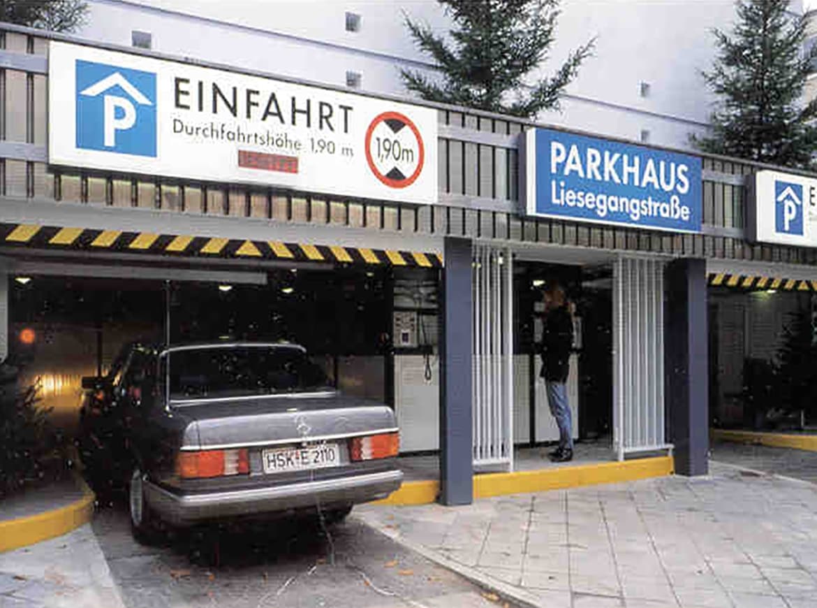 Düsseldorf - Germania - parcheggio automatico nel centro della città