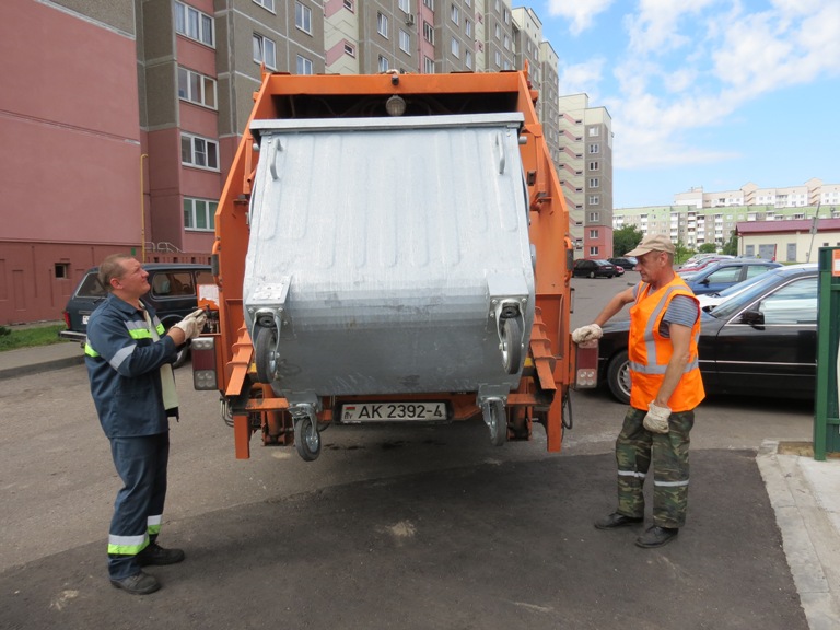 Тратуары з выкарыстаных пакетаў з'явяцца ў Гродне