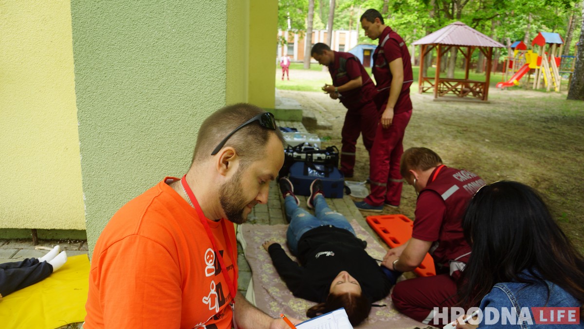 "Будзем рэанімаваць!" Лекары з хуткай дапамогі Беларусі і Польшчы сустрэліся на спаборніцтвах у Гродне