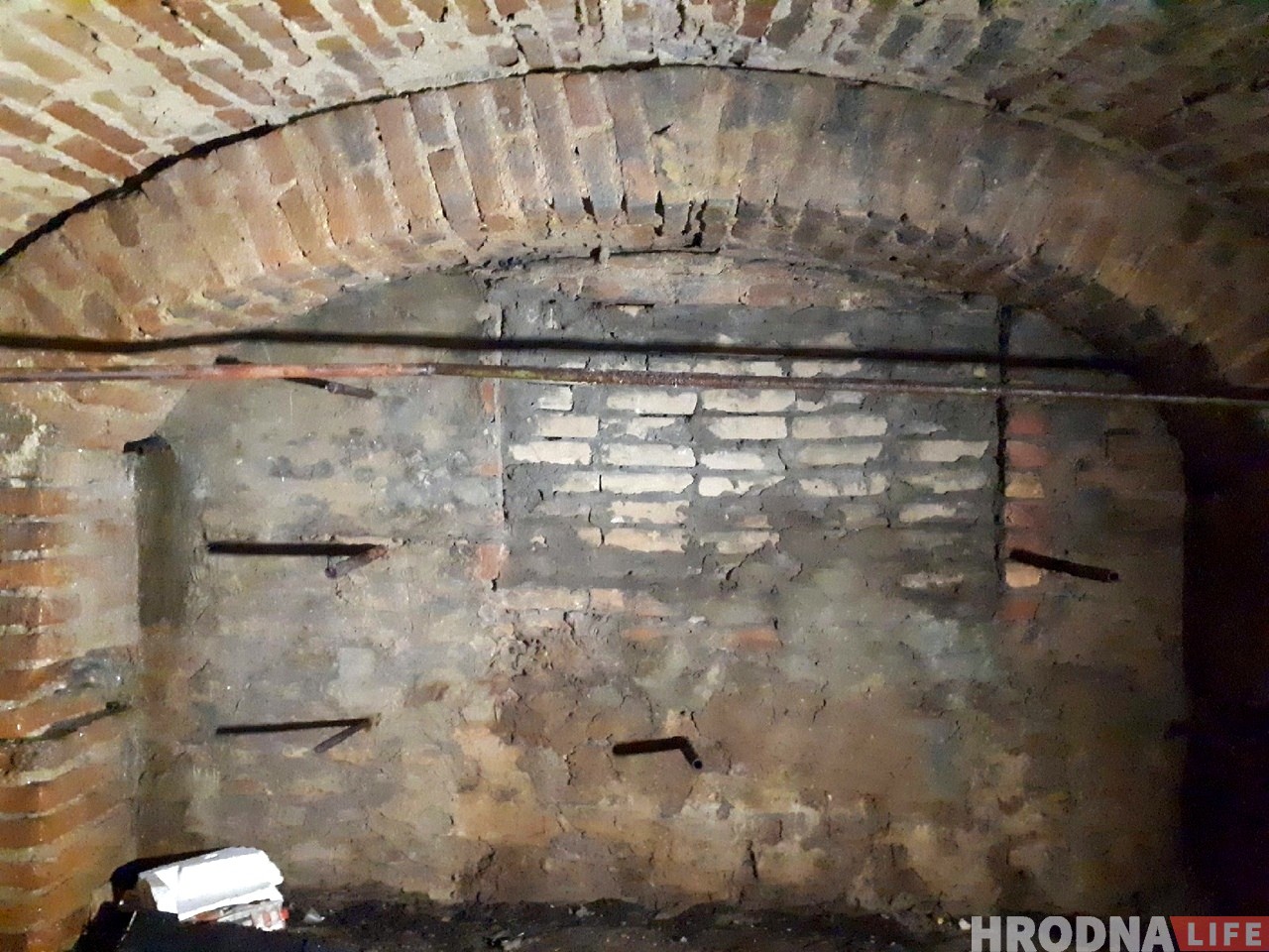 У Гродне выявілі стары склеп каля будынку 18 стагоддзя. Яго не было ў праекце