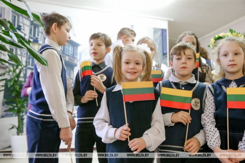 "Нарушают международные обязанности". Что говорят в Литве о русификации литовских школ в Беларуси
