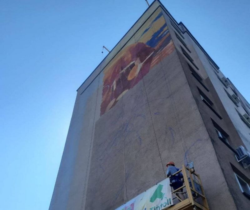 Еще один мурал высотой 9 этажей начали рисовать в Гродно. Смотрите, где он появится