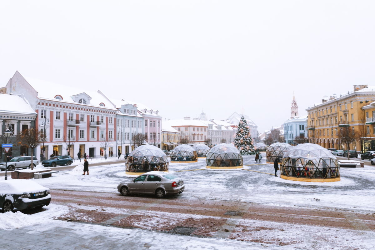 Вильнюс, Ратушная площадь. Фото иллюстративное. Фото: Humphrey Muleba, unsplash.com