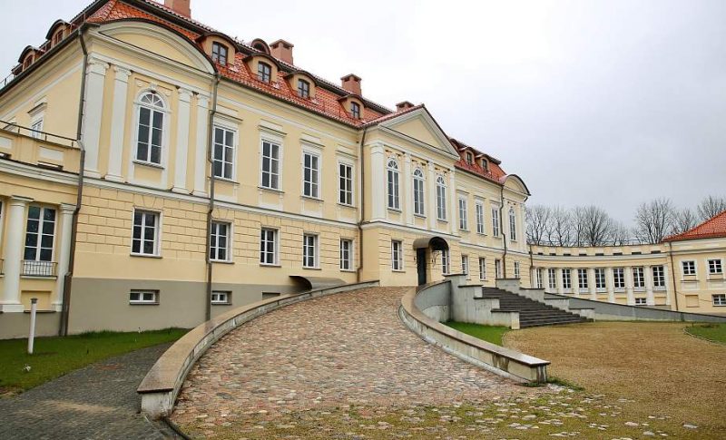 Палац у Свяцку рыхтуюць да адкрыцця: як выглядае адрамантаваны будынак