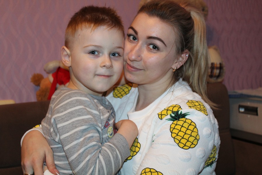 Заново научиться говорить слово “мама”… Поможем Максиму Савчицу!