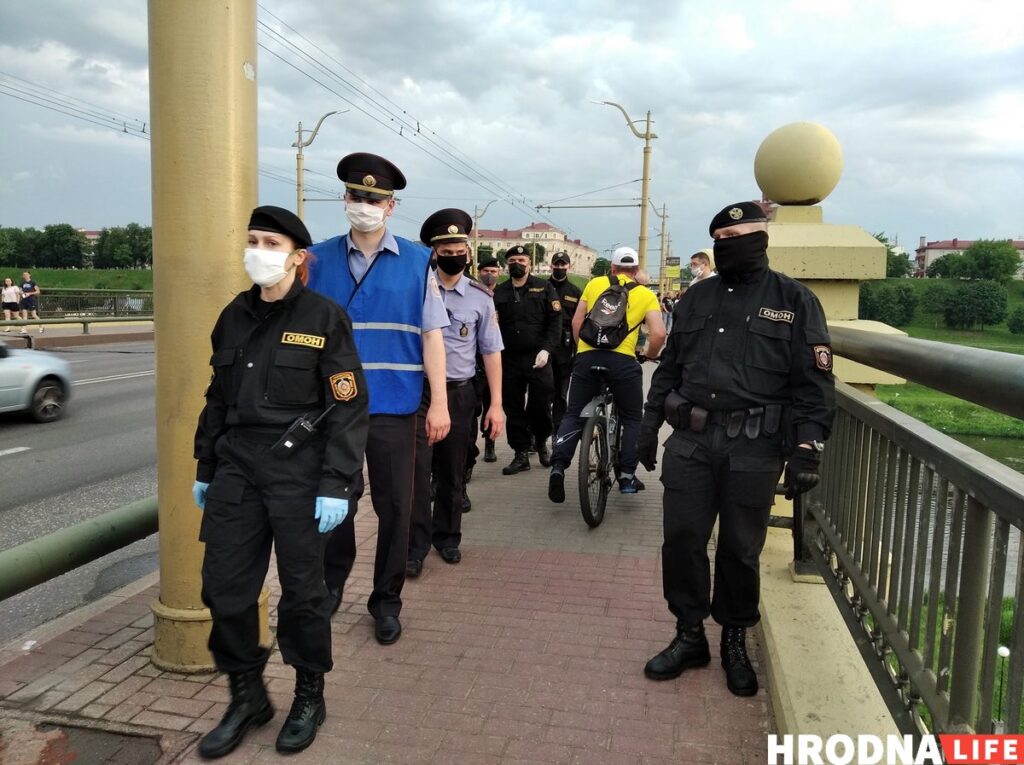 В Гродно прошла акция солидарности с задержанными