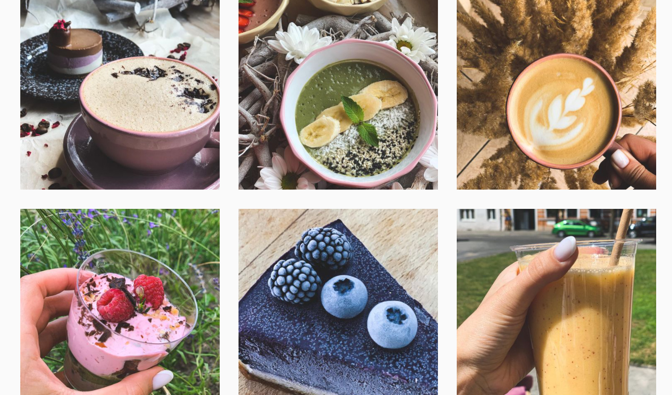 Скрин страницы в Instagram кафе Doppio с сыроедческими десертами и растительными напитками