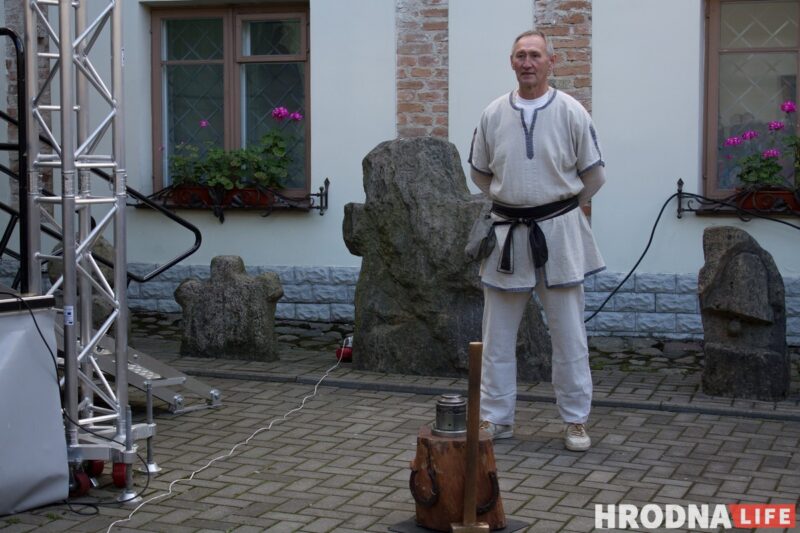 Повседневность средневековья и путь из варягов в греки. В Гродно прошел фестиваль с играми, танцами и поединками
