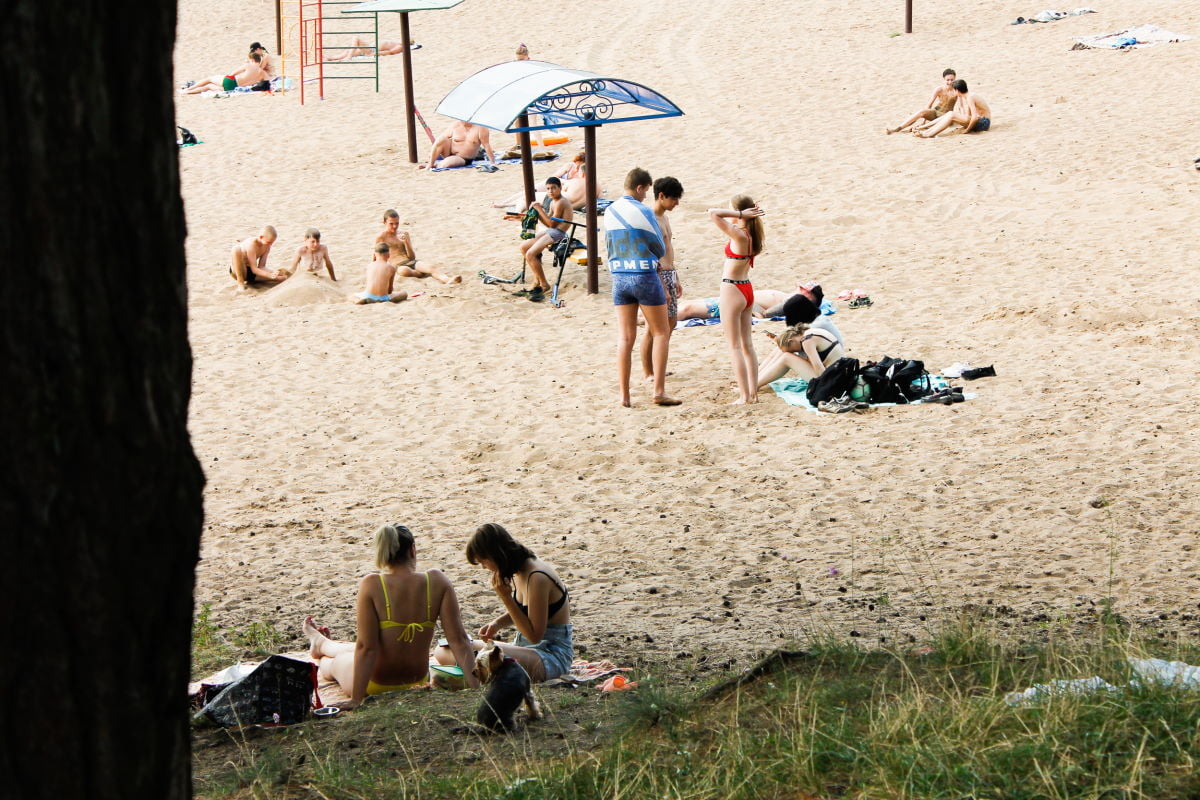 Как гродненцы проводят последние дни лета: смотри фото с пляжей на Немане и Юбилейном озере