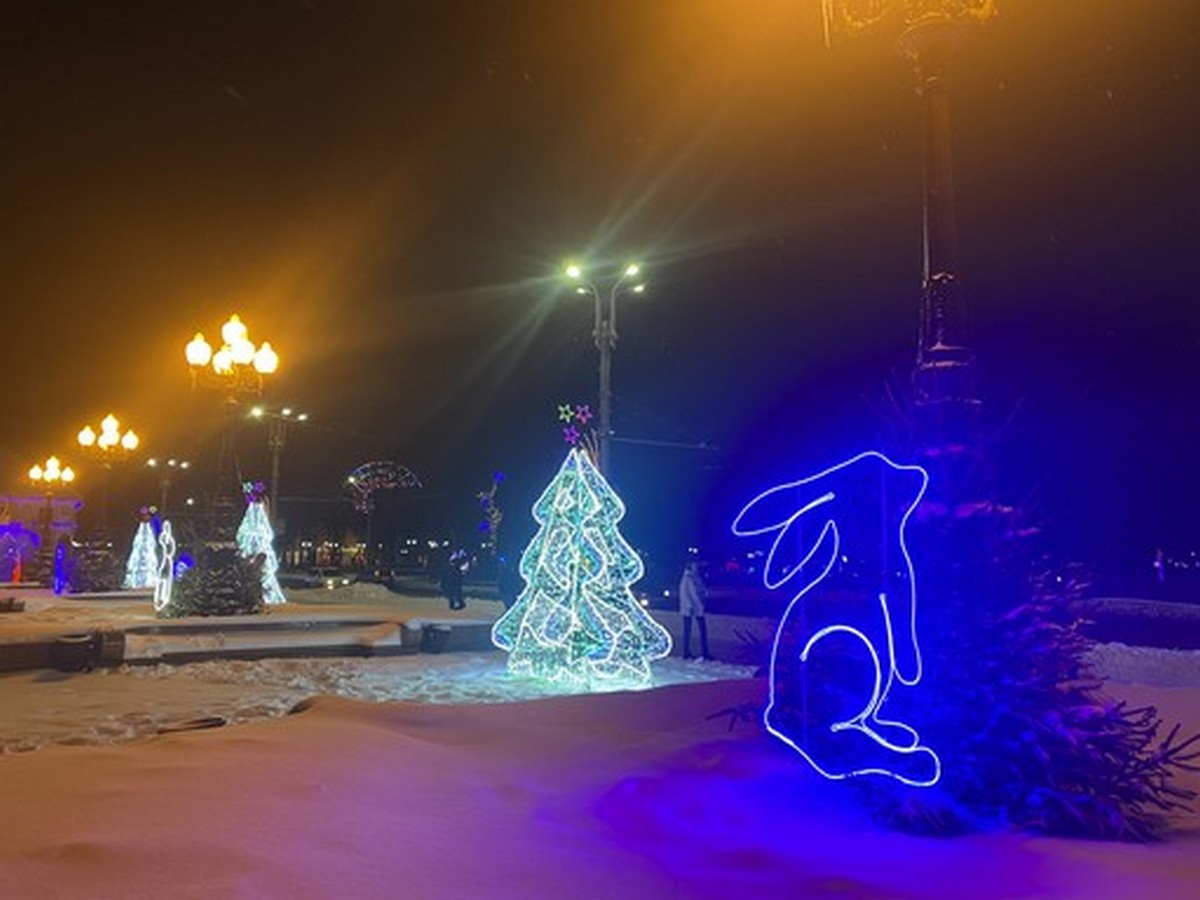 Телефонная будка в Triniti, кофейня в стиле Гарри Поттера и бокалы на Советской. Как Гродно приготовился к Новому году