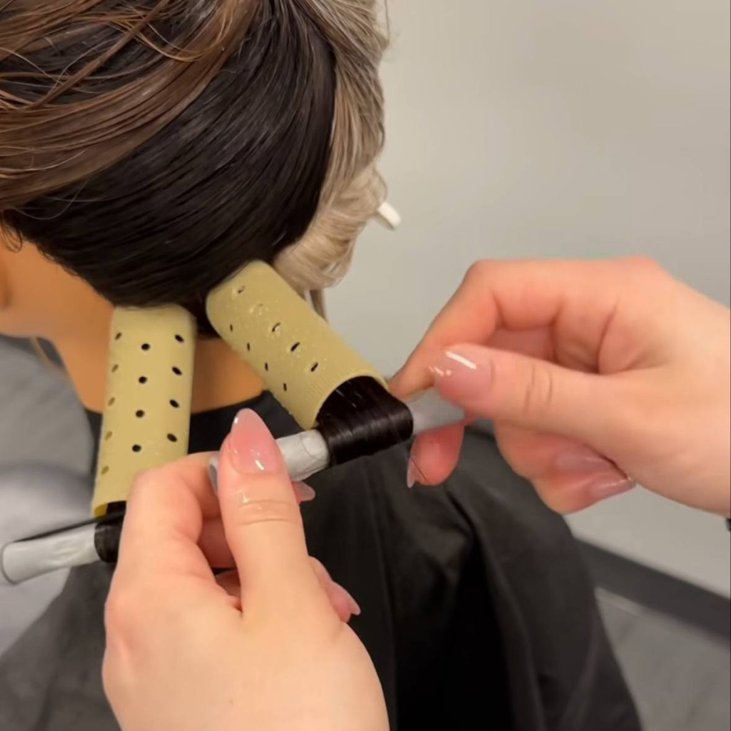 //cdn.optipic.io/site-102379/blog/protsedury/zavivka-na-kontsy/photo_2025-10-08_18-09-58 (2).jpg