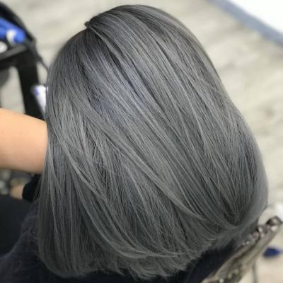//cdn.optipic.io/site-102379/blog/okrashivaniya/kak-sdelat-grafitovyy-tsvet-volos/photo_2025-11-18_16-41-47.jpg